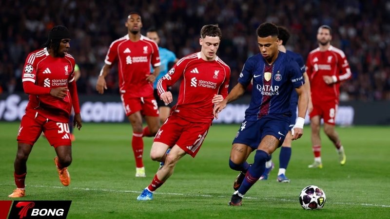 Sự sụp đổ trong hệ thống phòng ngự của Arne Slot